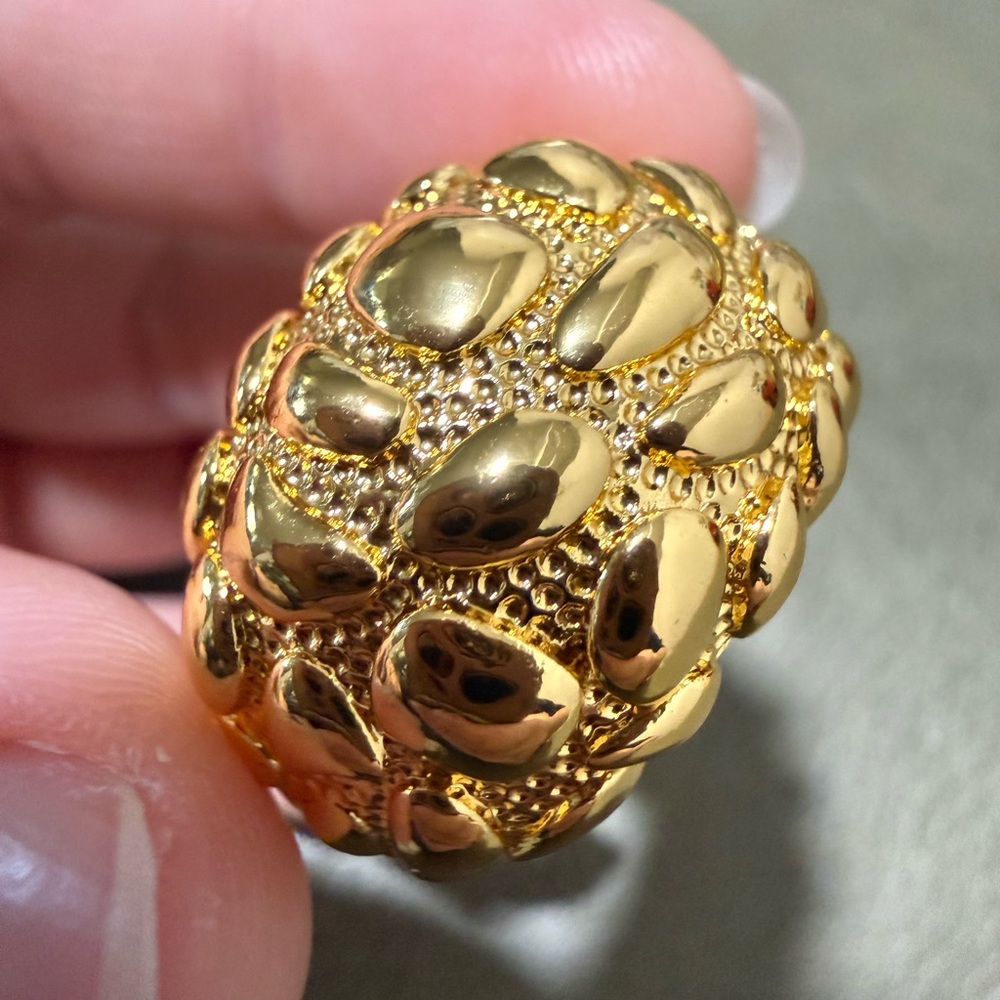 Vintage Chunky Gold Tone Ring Size 8 - Picture 4 of 5